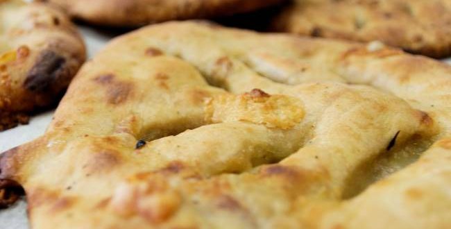Fougasse aux grattons recette gourmande de Pronvence
